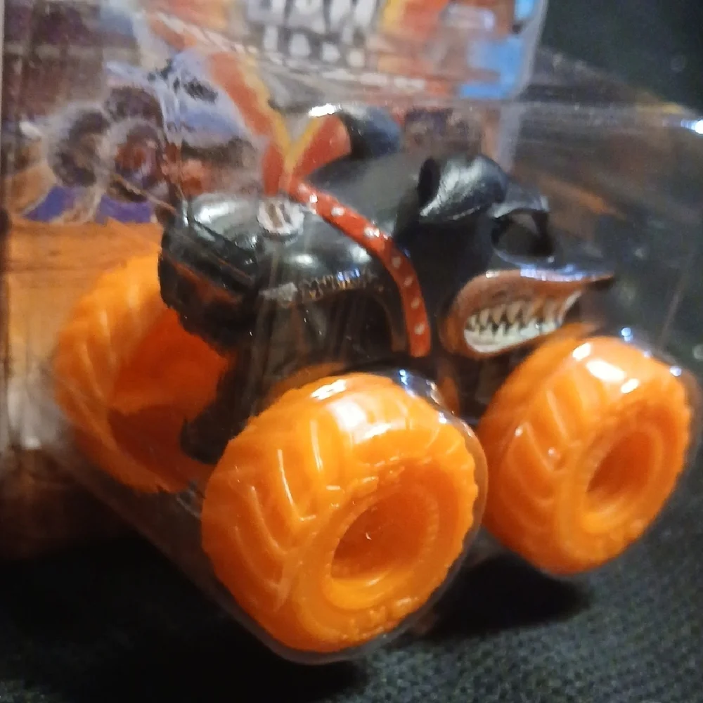 Monster Mutt Rottweiler Monster Jam Truck  Black and Orange - Picture 3 of 7